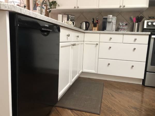 White painted lower kitchen cabinets