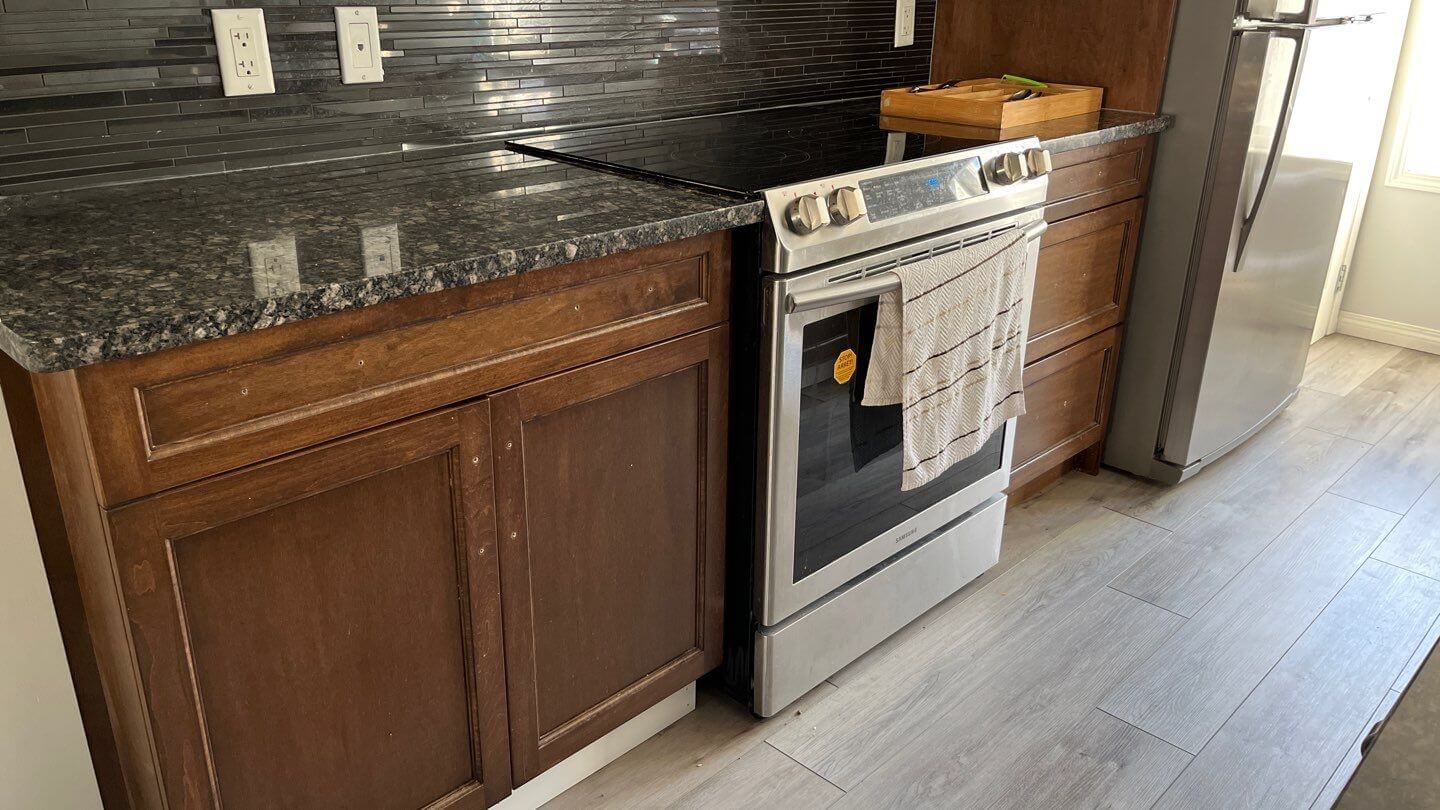 dark stain lower cabinets before painting